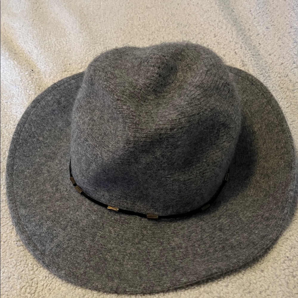 NWT Jeanne Simmons Elegant Gray Hat